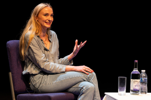 Sophie-Turner-Lena-De-Casparis-0005